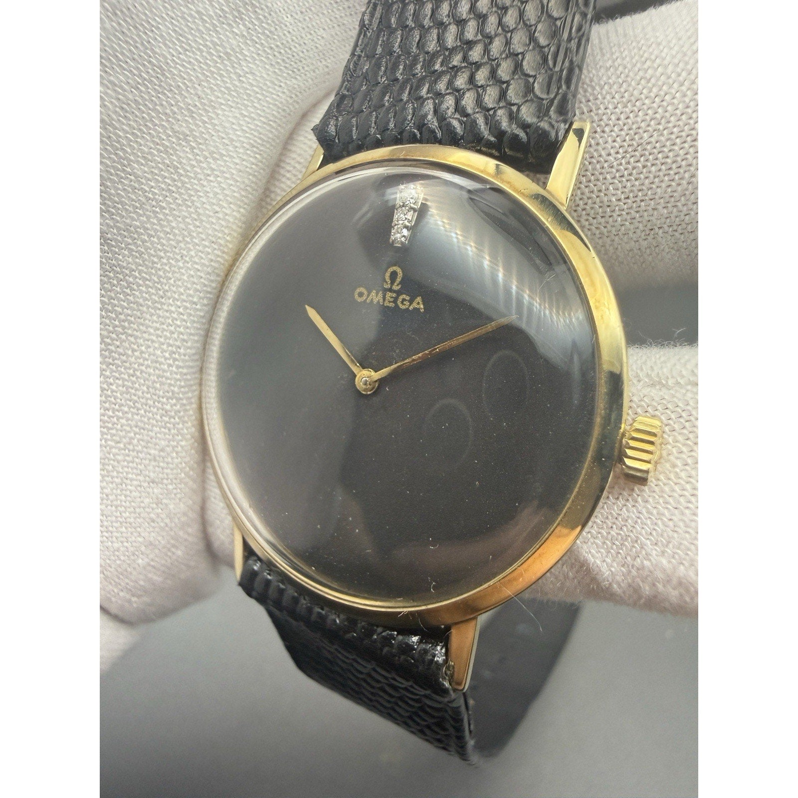 Vintage 14K Solid Gold Omega Diamond Accent Black Dial Hand-Wind Watch Ref D6672