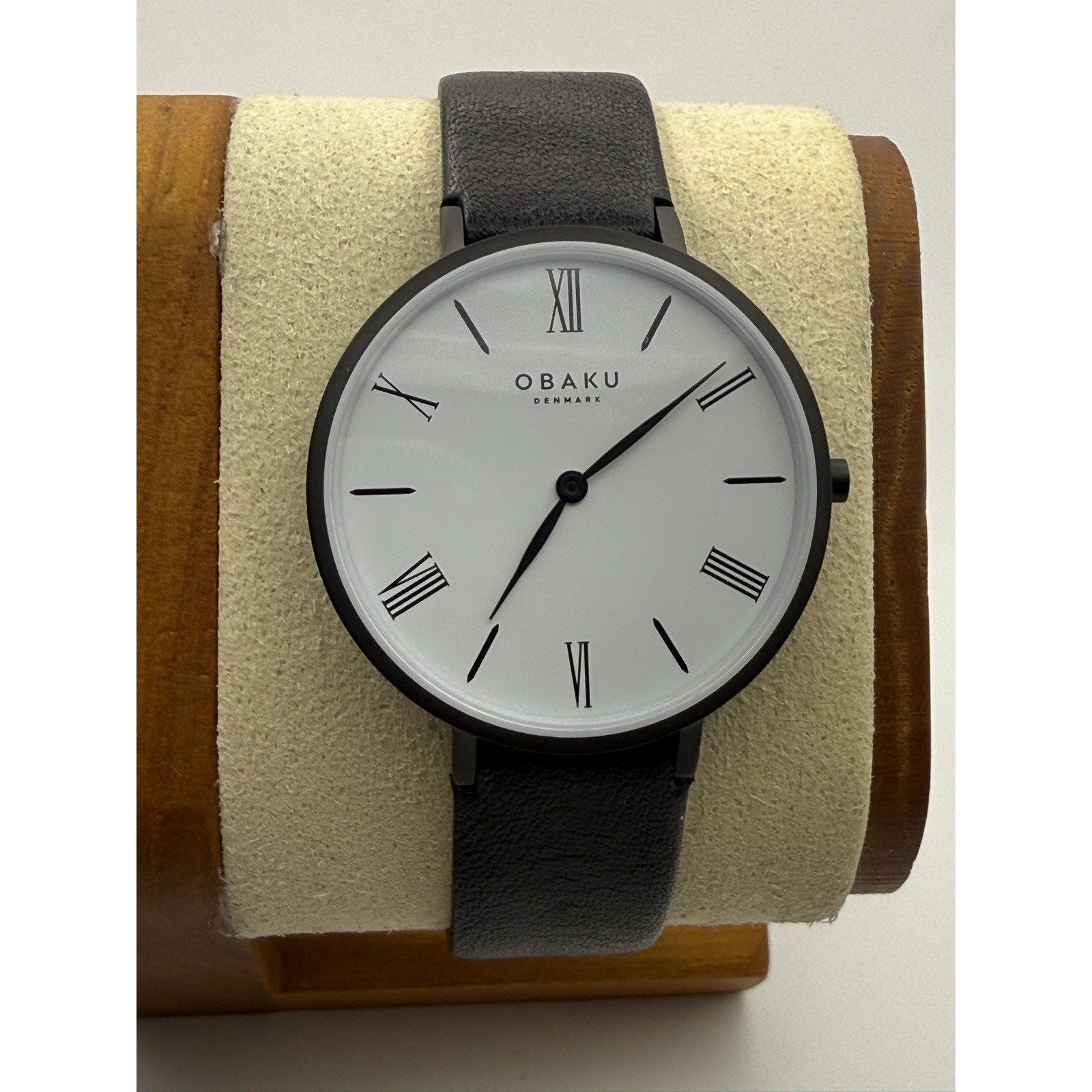 Obaku Denmark Folie Ebony Men's Watch White Dial Black Leather Sapphire V283 NWT