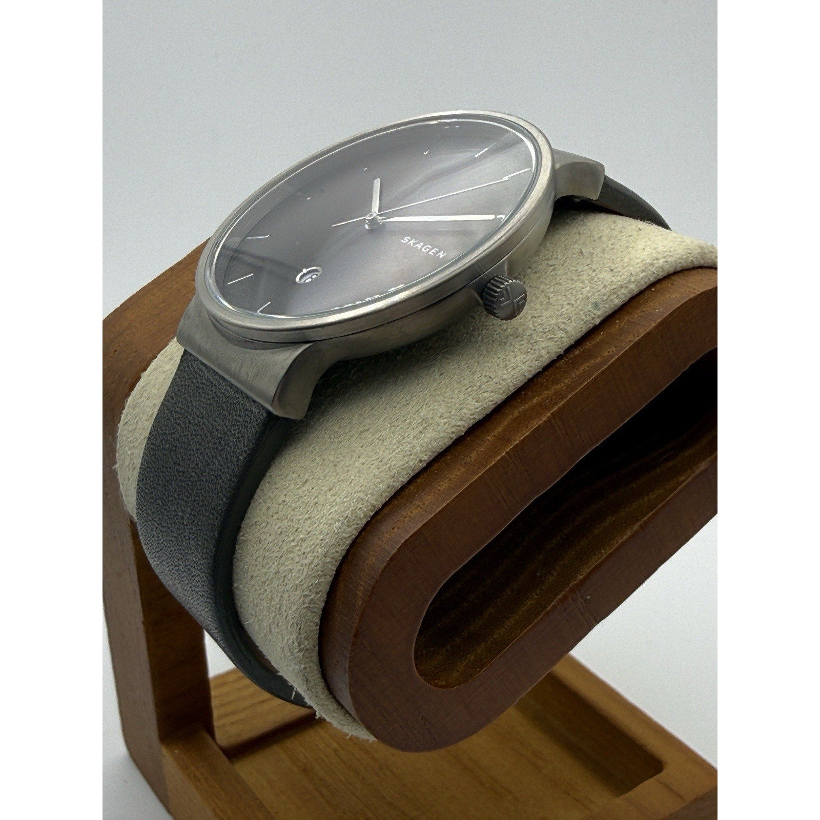Skagen Ancher Titanium Slim Quartz Grey Dial Leather Watch SKW6320 w/ Box - EX