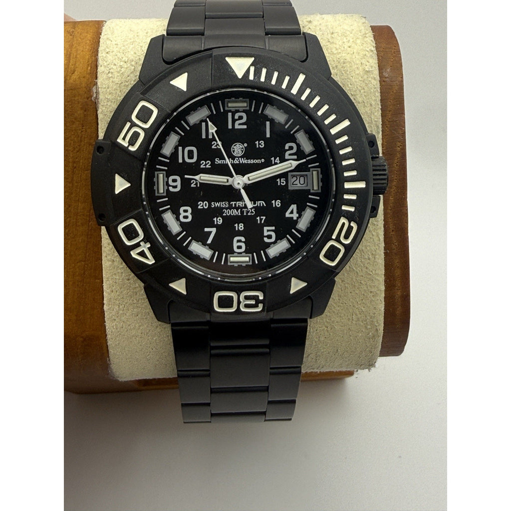 NIB Smith & Wesson SWW-357-SS Tactical Watch - 200M - Swiss MB-Microtec Glow