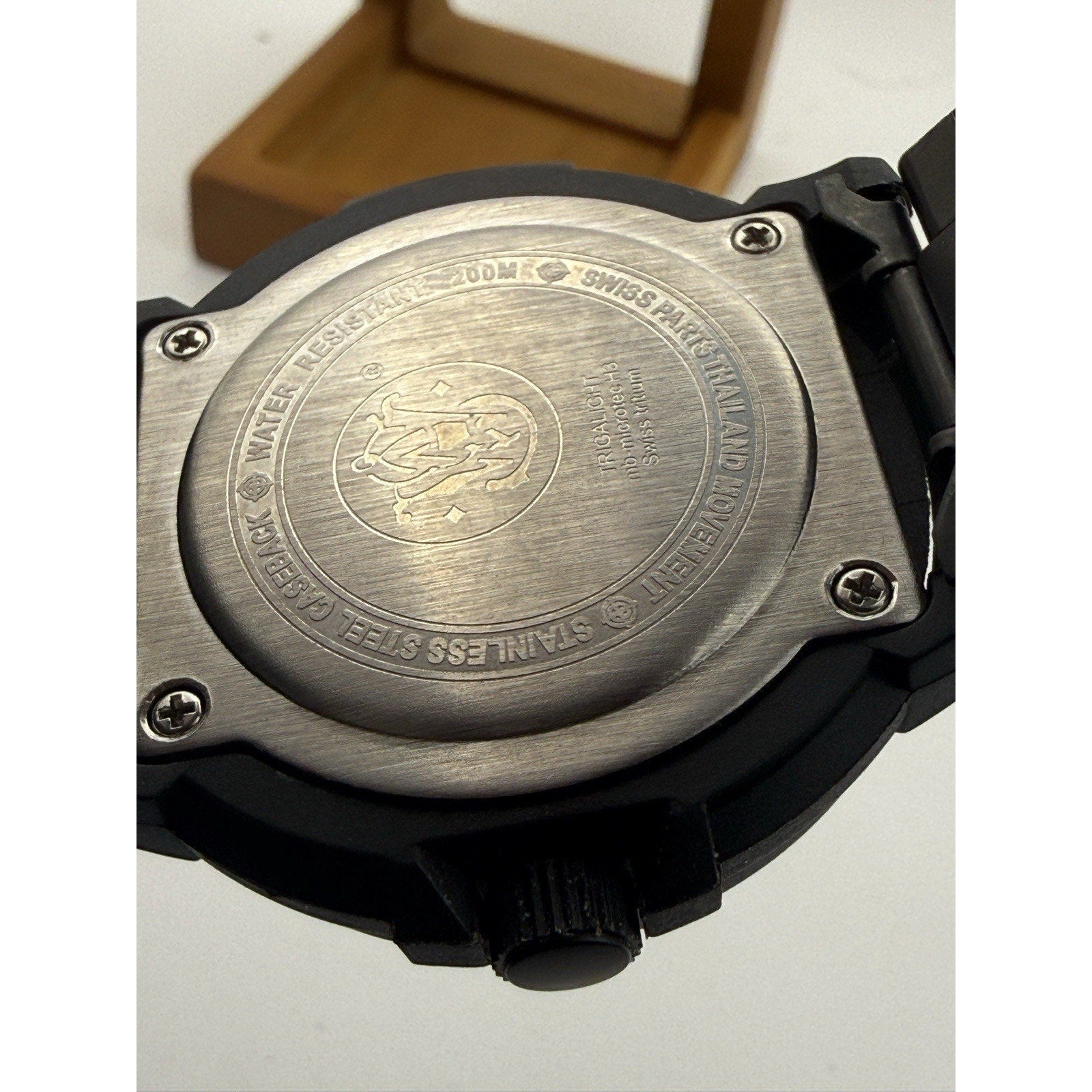 NIB Smith & Wesson SWW-357-SS Tactical Watch - 200M - Swiss MB-Microtec Glow
