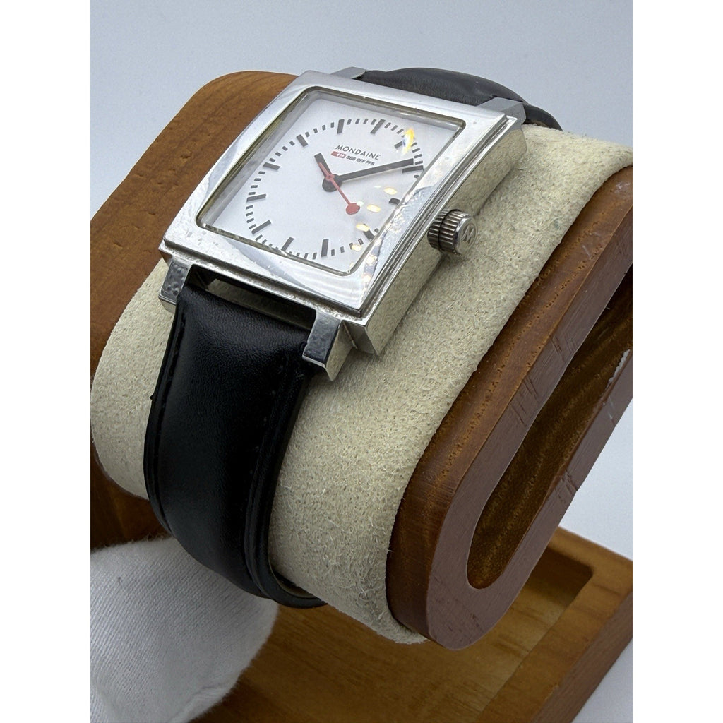 Mondaine Swiss Railway Watch Square Design Line SBB CFF FFS Quartz Box/Papers